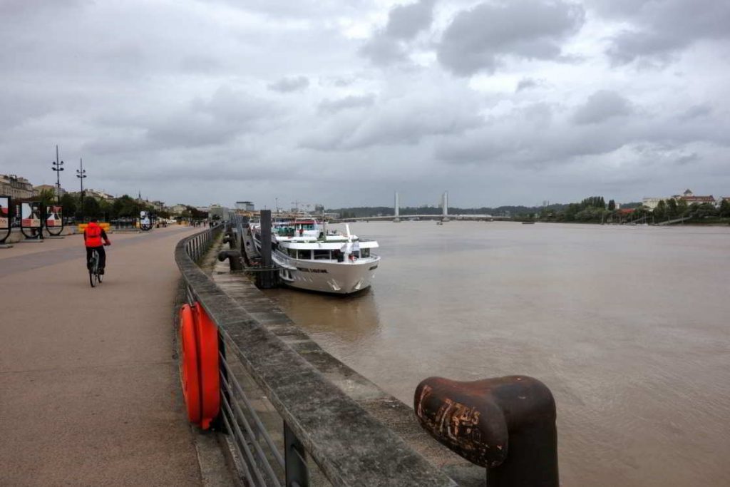 De Garonne-rivier in Bordeaux, een logische startplaats voor een 'rondje Gironde à vélo'