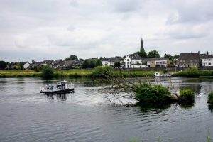 Bij Limburg volgt de Grensroute de kronkelende Maas