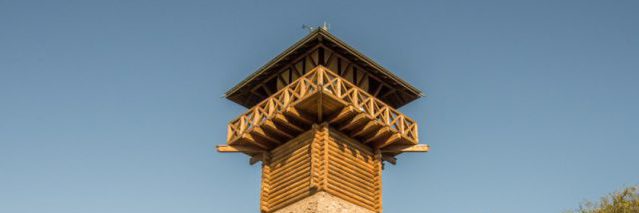 Reconstructie van een Romeinse wachttoren langs de oude noordgrens van het Romeinse Rijk