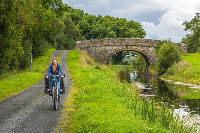 Royal Canal Greenway: fietsen langs het water in het groene Ierland