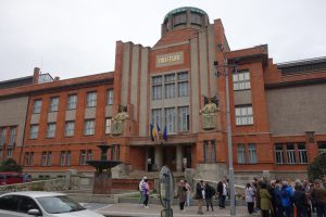 Het prachtige gebouw van het museum van Oost-Bohemen in Hradec Králové.