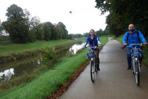 Een fietstochtje langs de Elbe in Tsjechië, die door de Tsjechen zelf de Labe wordt genoemd.