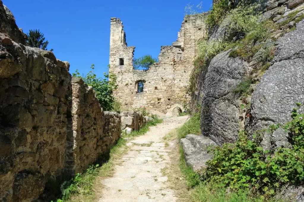 De overblijfselen van het Prandegg-kasteel