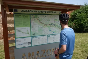 Routepresentatie langs de weg van de Amazon of Europe Bike Trail