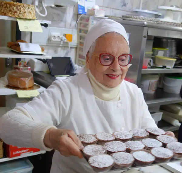 O Forno Pastelaria laat zien hoe de gebakjes worden gemaakt ter ere van een voormalige Portugese koningin